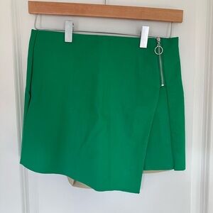 🎉 3/$15 tgla Hunter Green Pleather Skort S